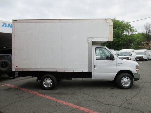 Used 2013 Ford E-350 and Econoline 350 Super Duty w/ PWR Locks & Windows Group RWD image 6
