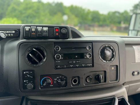 Used 2015 Ford E-450 and Econoline 450 Super Duty w/ Shuttle Bus Prep Package image 12