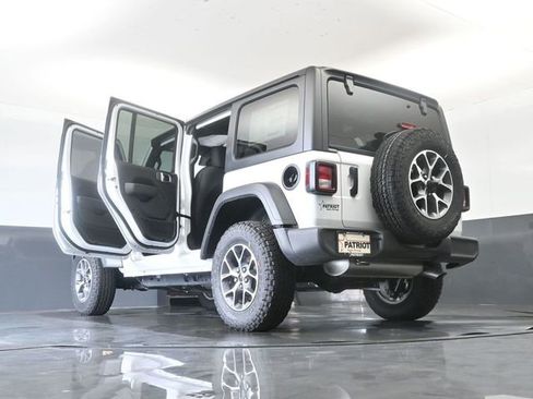 Used 2025 Jeep Wrangler Unlimited Sport AWD/4WD image 53
