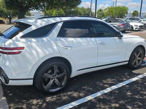 Used 2025 Genesis GV70 3.5T Sport w/ Sport Prestige Package AWD/4WD image 4