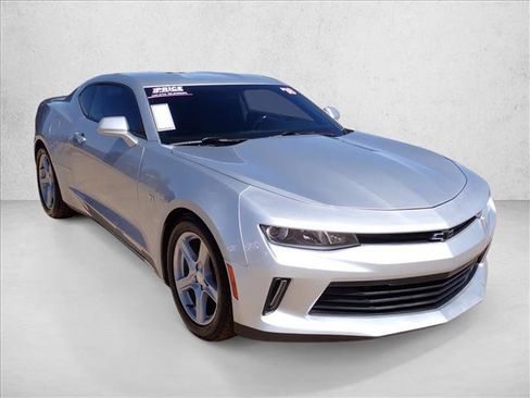 Used 2018 Chevrolet Camaro LT RWD image 6