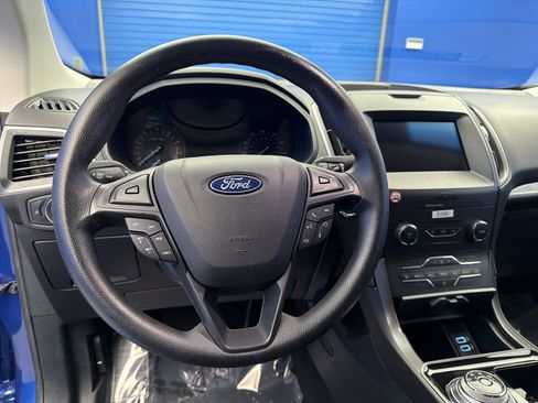 Used 2020 Ford Edge SE image 14