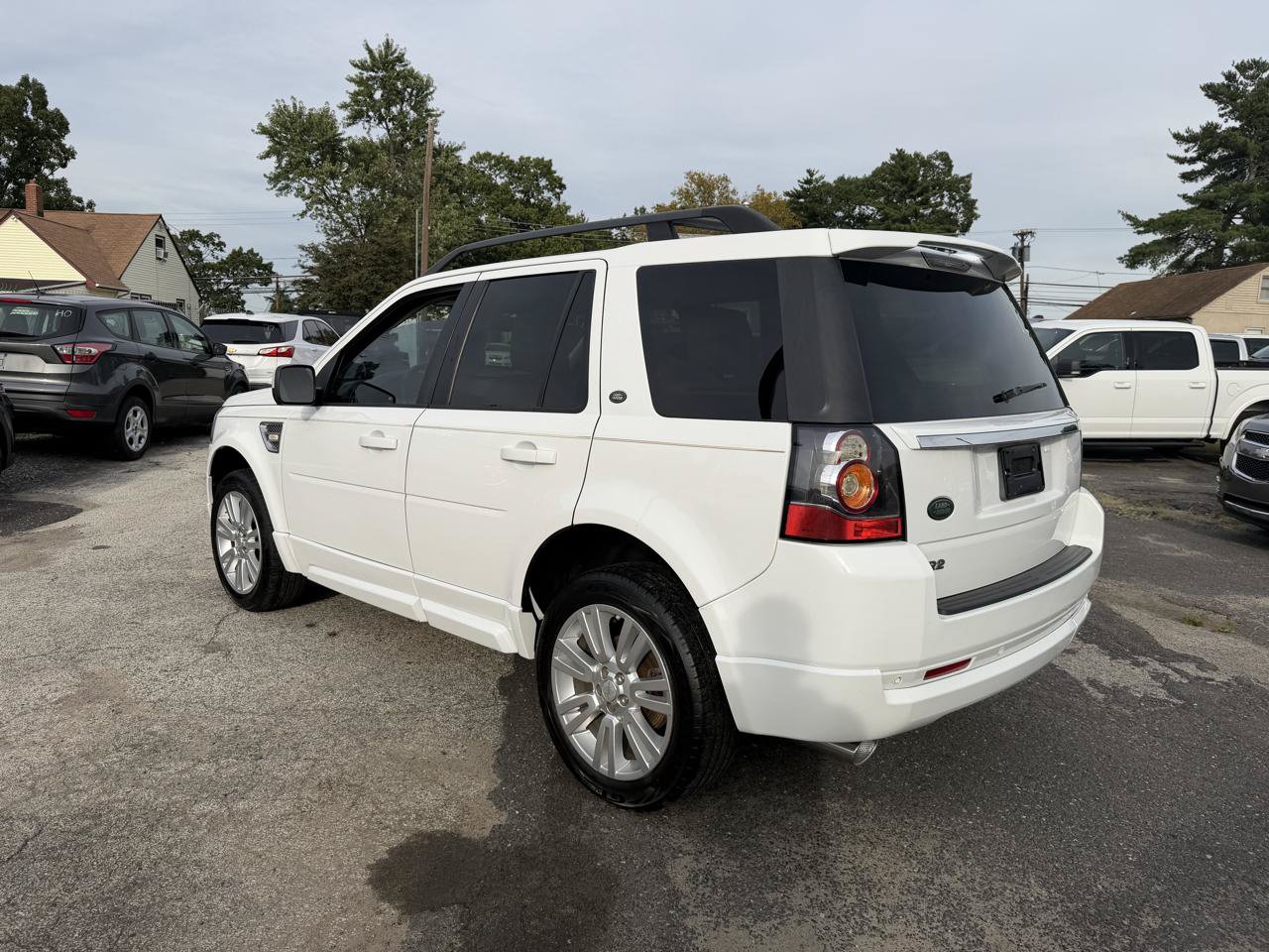 Used 2015 Land Rover LR2 AWD/4WD image 8