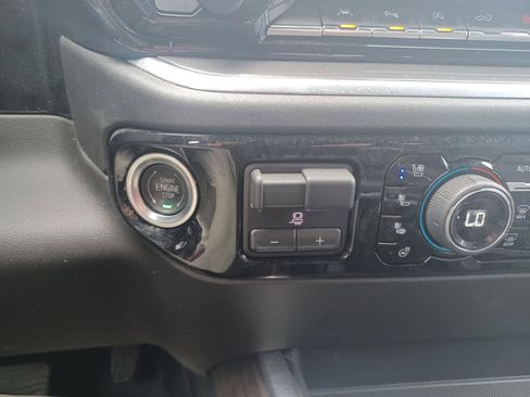 Used 2025 Chevrolet Silverado 1500 High Country AWD/4WD image 18