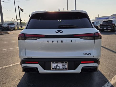 Used 2025 INFINITI QX60 Luxe w/ Black Edition image 7