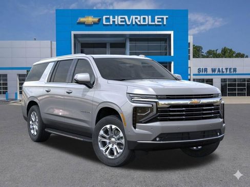 New 2026 Chevrolet Suburban LT image 8
