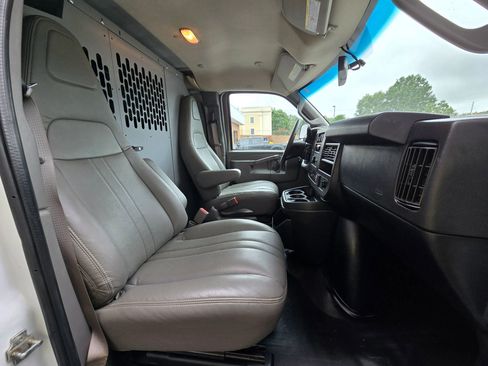 Used 2020 Chevrolet Express 2500 w/ Driver Convenience Package image 13