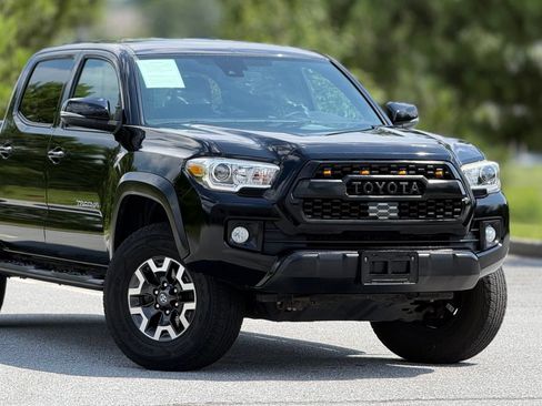 Used 2019 Toyota Tacoma TRD Off-Road w/ Technology Package RWD image 47