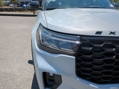 New 2026 Ford Explorer ST-Line w/ ST-Line Street Pack AWD/4WD image 9