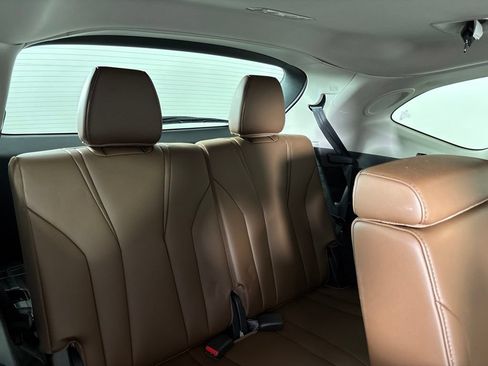 Certified 2025 Acura MDX w/ Technology Package FWD image 18