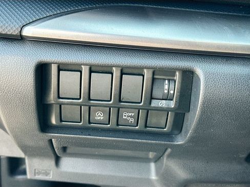 Used 2020 Subaru Forester Premium AWD/4WD image 10