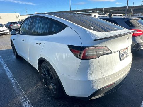 Used 2021 Tesla Model Y Performance image 8