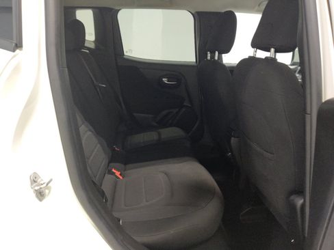 Used 2021 Jeep Renegade Latitude AWD/4WD image 19