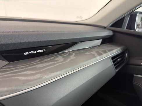 Used 2023 Audi e-tron Premium w/ Convenience Plus Package image 18