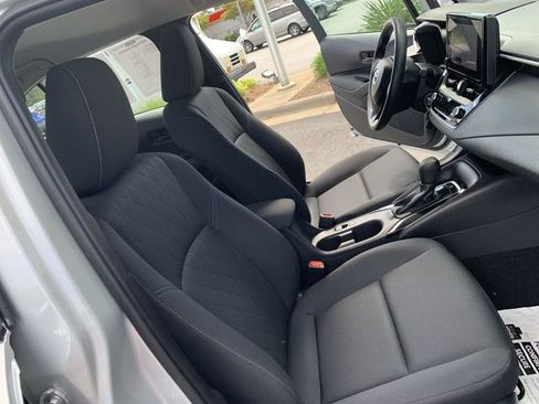 Used 2025 Toyota Corolla LE image 14