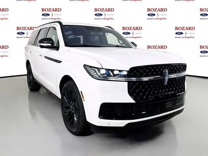 New 2025 Lincoln Navigator Reserve w/ Jet Appearance Package