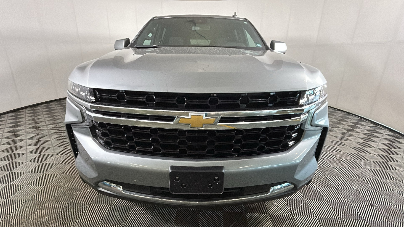 Used 2024 Chevrolet Suburban LS w/ Driver Alert Package AWD/4WD image 9