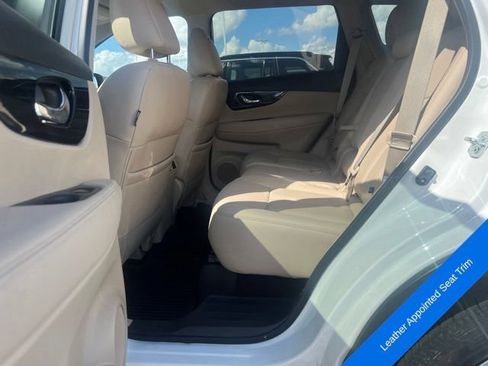Used 2019 Nissan Rogue SL w/ Premium Package FWD image 10