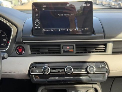 Used 2023 Honda Pilot Touring image 14