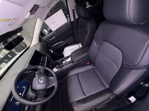 New 2026 Nissan Pathfinder SL image 11