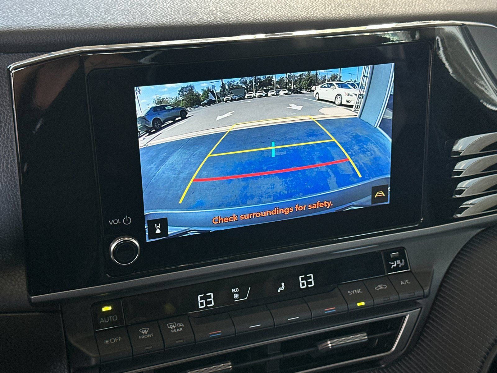 Used 2025 Toyota Camry SE w/ Convenience Package FWD image 17