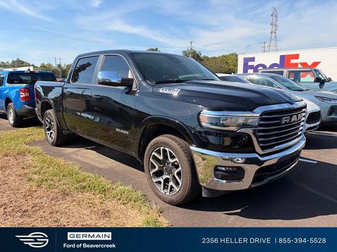 Used 2025 RAM 1500 Laramie AWD/4WD image 6