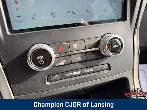 Used 2022 Ford Edge SEL image 14