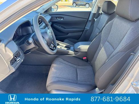 New 2025 Honda Accord SE image 9