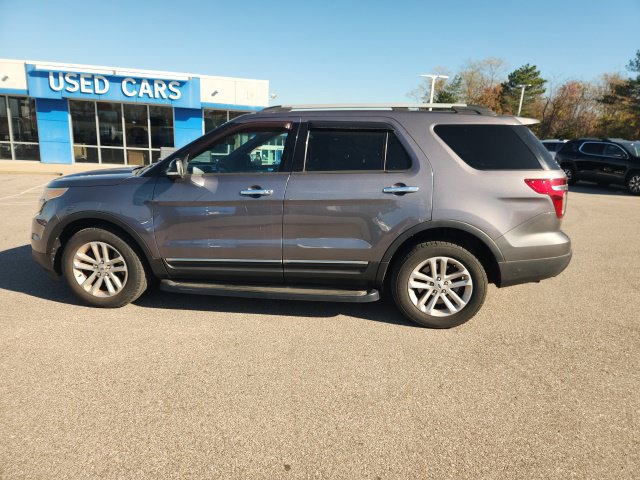 Used 2014 Ford Explorer XLT w/ Equipment Group 202A AWD/4WD image 3