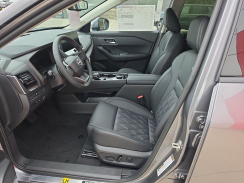 New 2026 Nissan Rogue Platinum AWD/4WD image 4