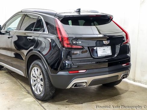 Used 2021 Cadillac XT4 Premium Luxury w/ Cold Weather Package FWD image 7