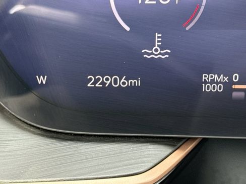 Used 2025 Buick Envision Sport Touring AWD/4WD image 21