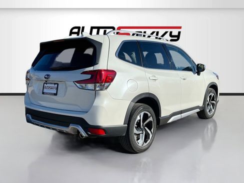 Used 2023 Subaru Forester Touring image 7
