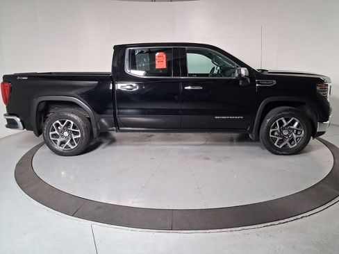 Certified 2023 GMC Sierra 1500 SLT w/ X31 Off-Road Package AWD/4WD image 3