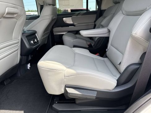 New 2025 Ford Expedition Active RWD image 22