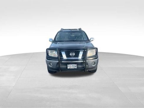 Used 2010 Nissan Frontier LE w/ LE Value Truck Pkg RWD image 3
