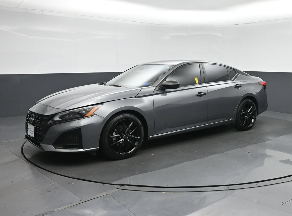 Used 2024 Nissan Altima 2.5 S FWD image 3