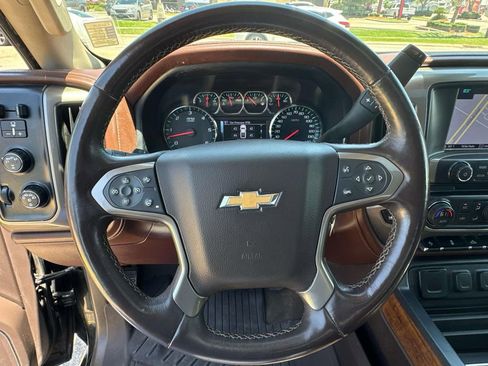Used 2018 Chevrolet Silverado 1500 High Country AWD/4WD image 23