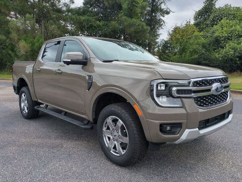 New 2025 Ford Ranger Lariat w/ FX4 Off-Road Package image 2