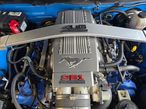 Used 2010 Ford Mustang GT RWD image 19