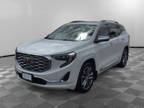 Used 2020 GMC Terrain Denali w/ Denali Premium Package AWD/4WD image 3