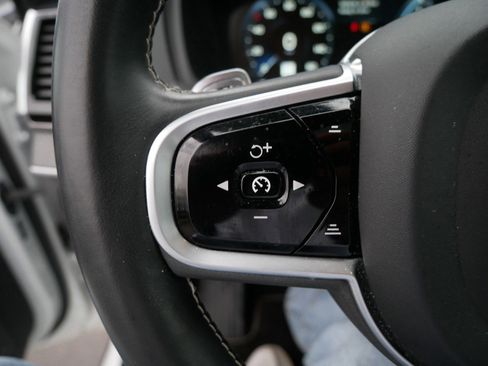 Used 2020 Volvo XC90 T8 R-Design image 22