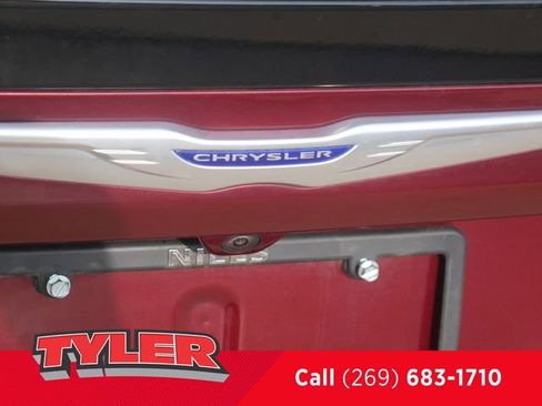 Used 2020 Chrysler Pacifica Touring w/ Cold Weather Group FWD image 14