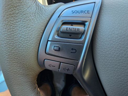 Used 2013 Nissan Altima 2.5 SL w/ Technology Pkg FWD image 35