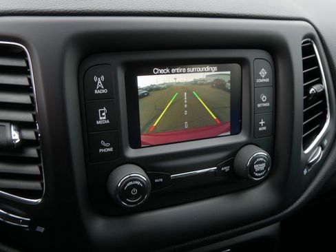 Used 2018 Jeep Compass Latitude w/ Cold Weather Group AWD/4WD image 27