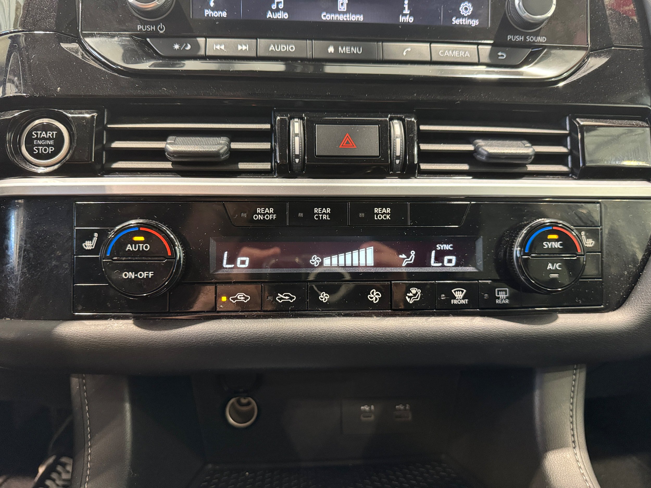 Used 2024 Nissan Pathfinder SV w/ SV Premium Package AWD/4WD image 20