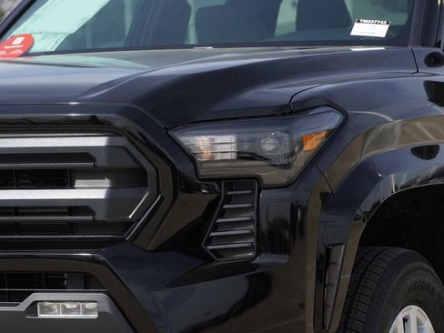 Used 2026 Toyota Tacoma SR5 image 5