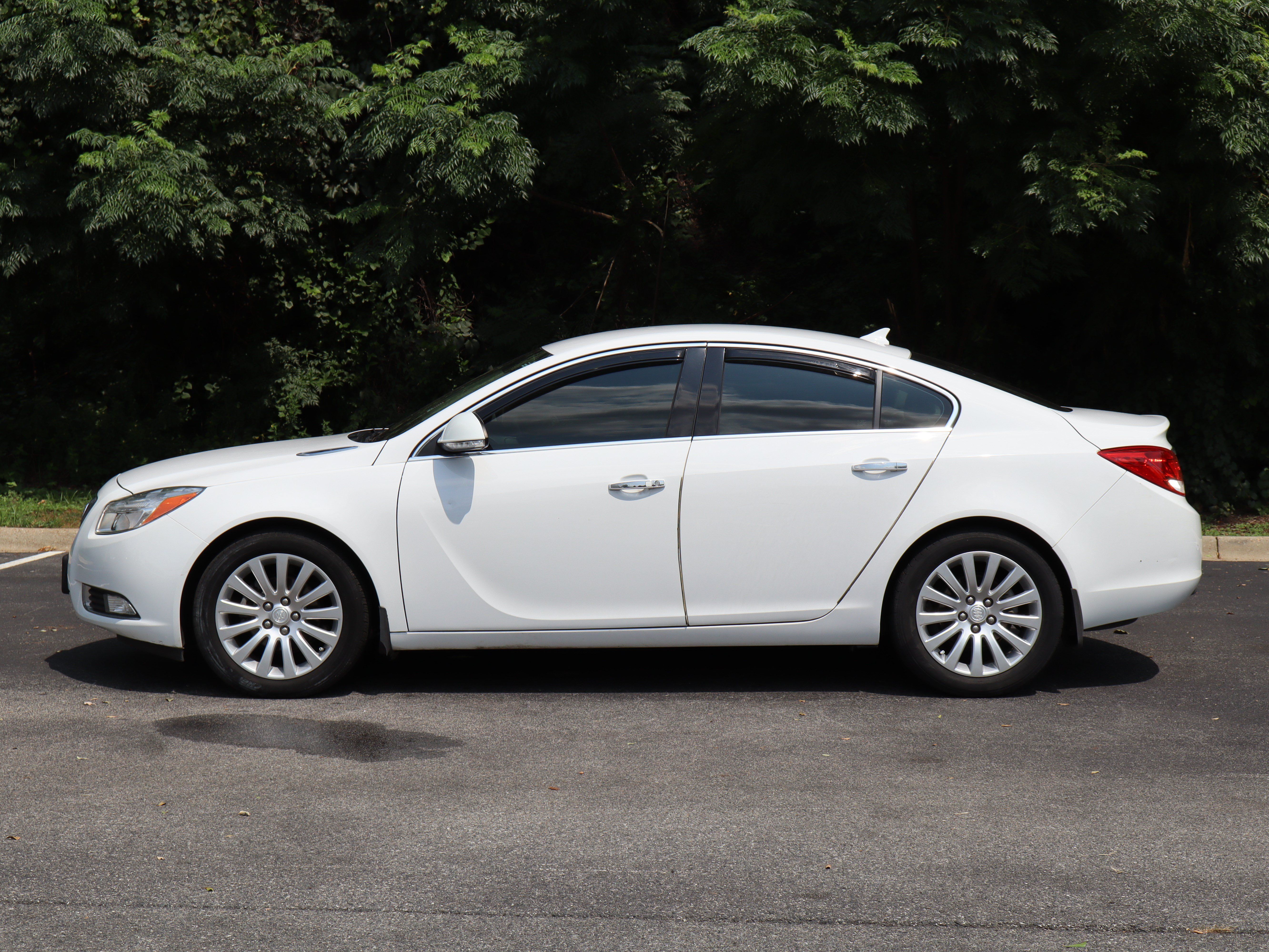 Used 2012 Buick Regal Premium FWD image 6