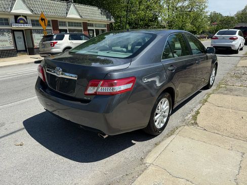 Used 2010 Toyota Camry XLE image 5