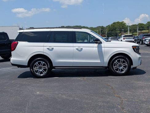 New 2026 Ford Expedition Active RWD image 3